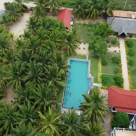 Nn Beach Resort & Spa Нилавели Экстерьер фото