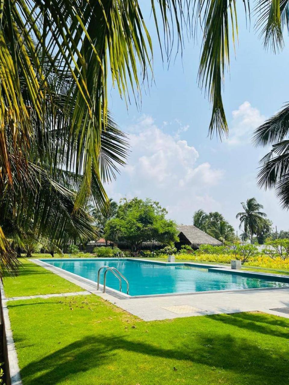 Nn Beach Resort & Spa Нилавели Экстерьер фото
