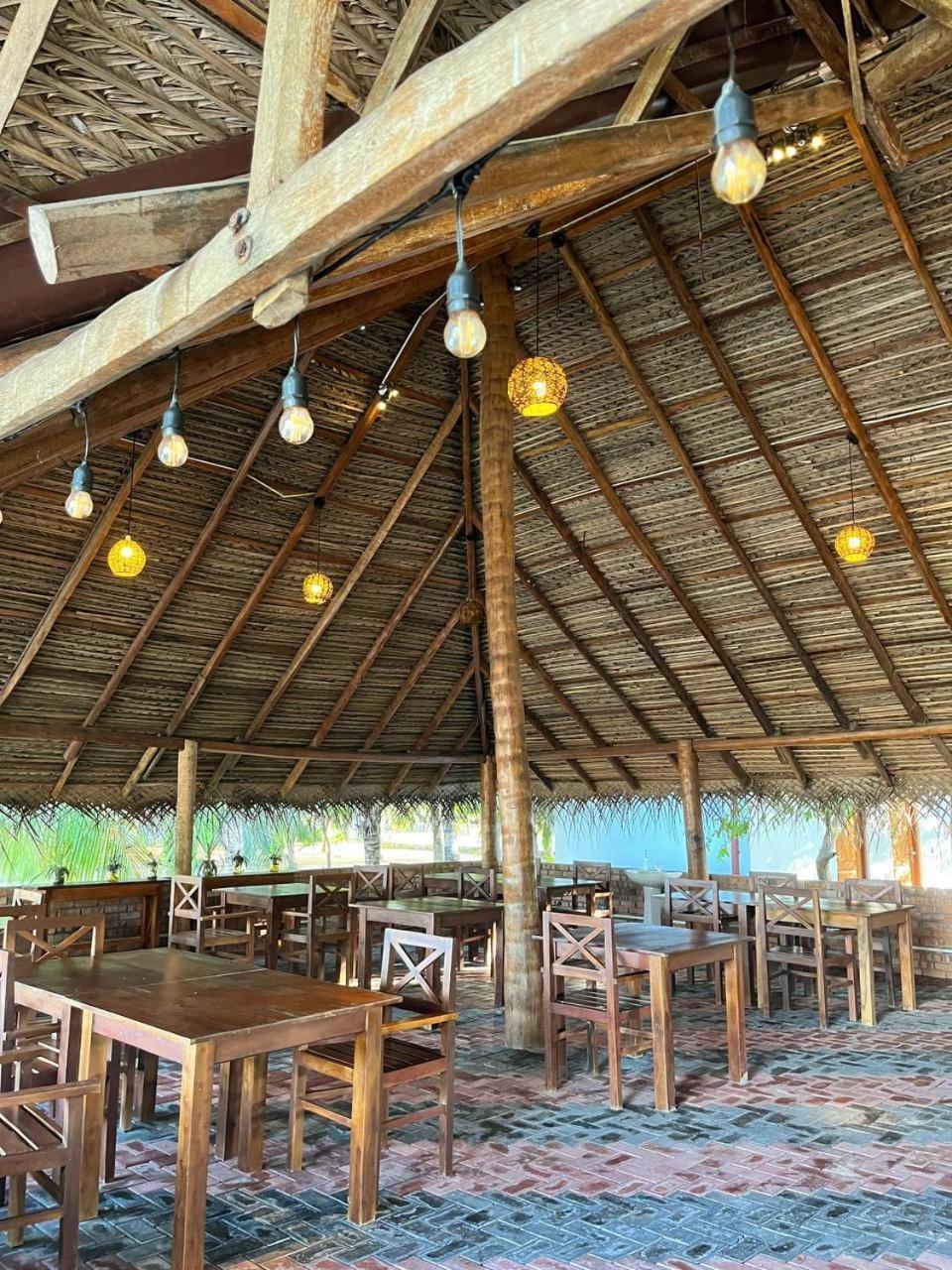 Nn Beach Resort & Spa Нилавели Экстерьер фото
