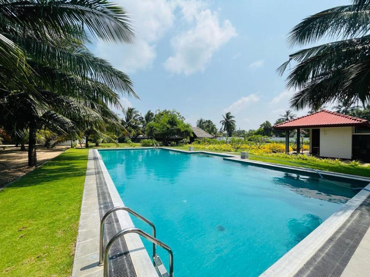 Nn Beach Resort & Spa Нилавели Экстерьер фото