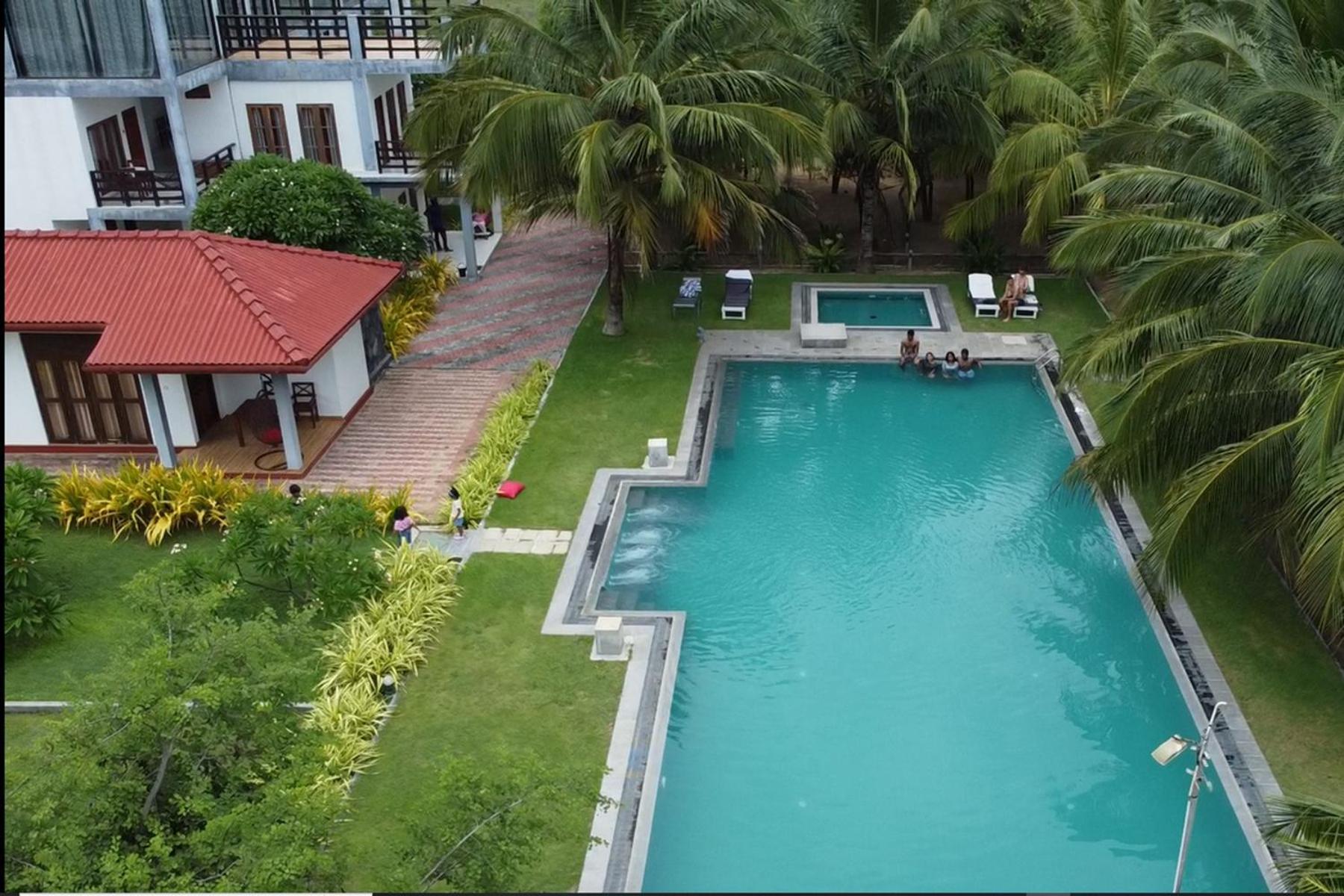 Nn Beach Resort & Spa Нилавели Экстерьер фото