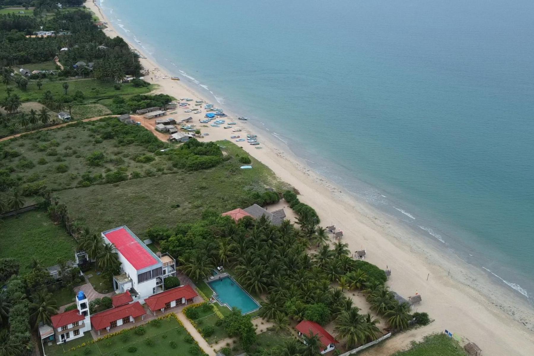Nn Beach Resort & Spa Нилавели Экстерьер фото